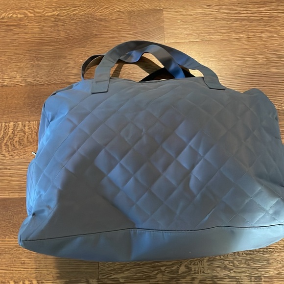 New DSW Gray Duffle/Weekend Bag - Picture 4 of 5